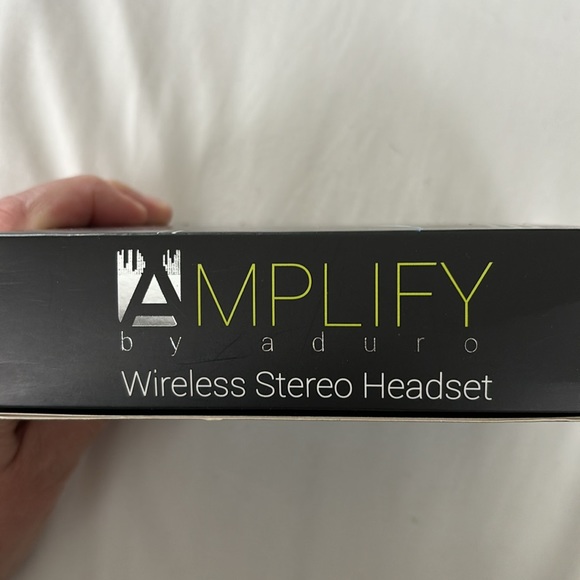 New! Amplify by auduro Wireless Stereo Headset Grey color - Picture 3 of 7